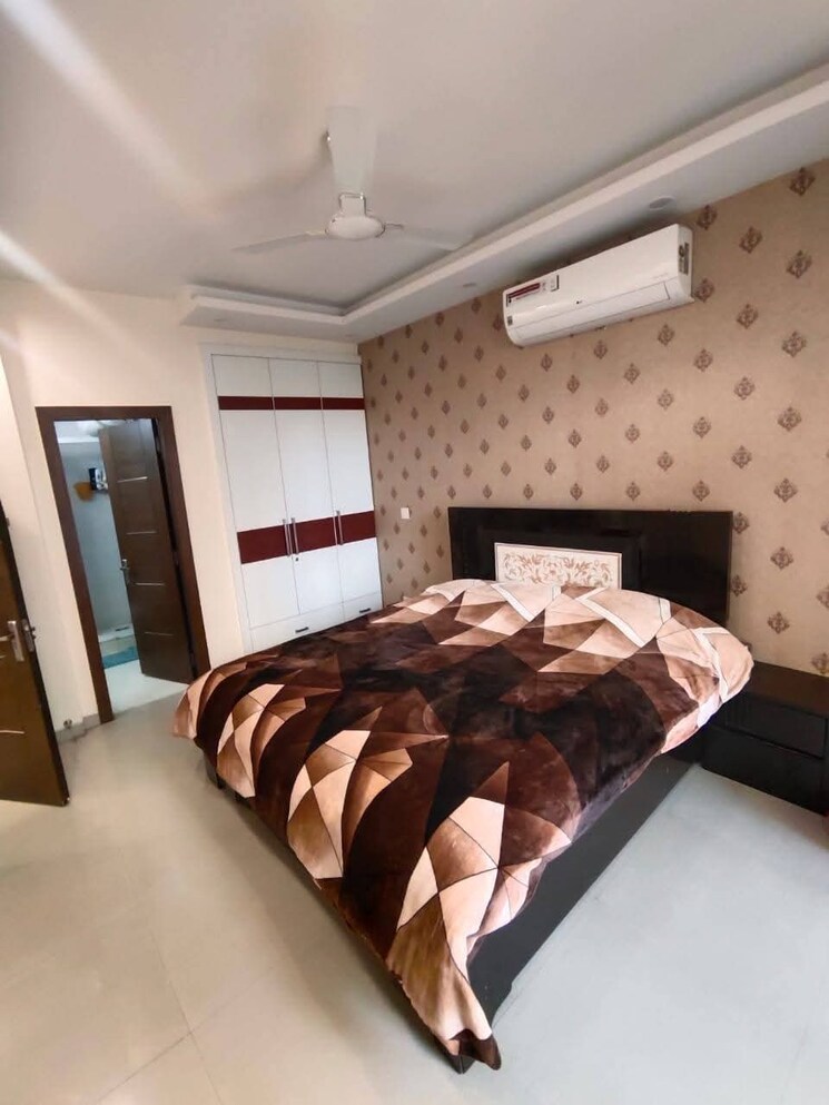 Bedroom, tulip-purple 4 Bedroom 2400 Sq.Ft. Apartment In Sector 69 Gurgaon 8656497