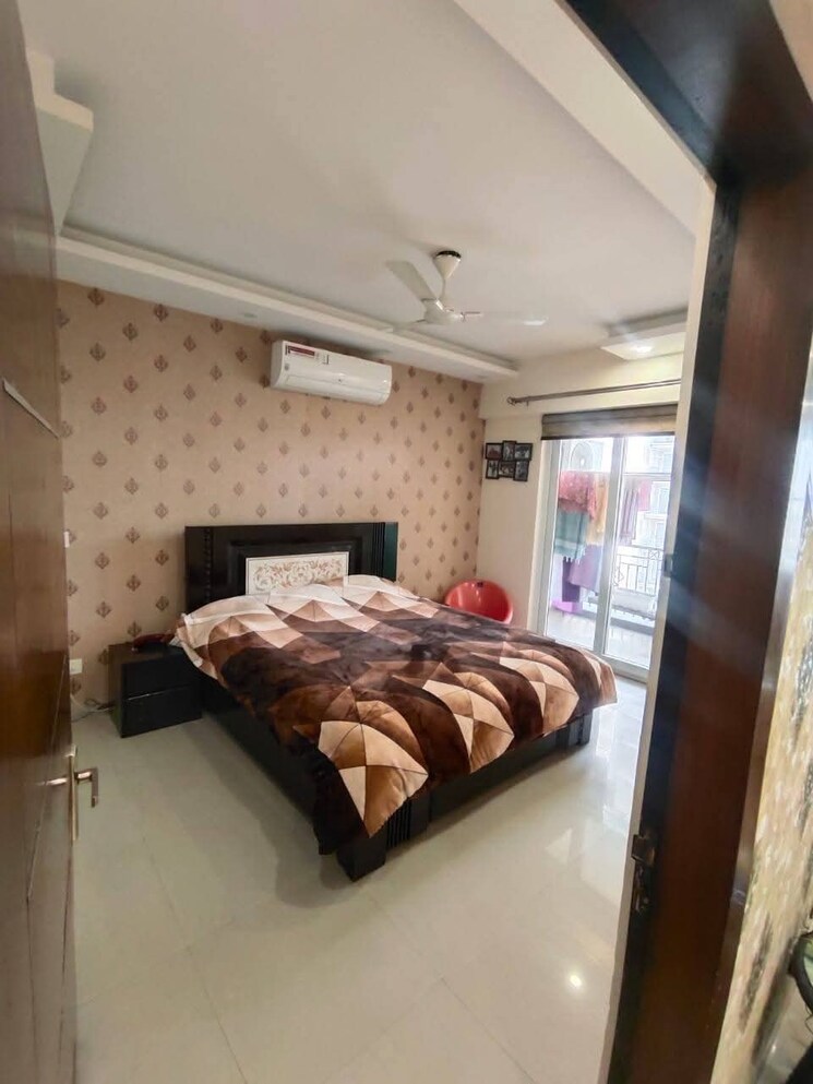 Bedroom, tulip-purple 4 Bedroom 2400 Sq.Ft. Apartment In Sector 69 Gurgaon 8656497
