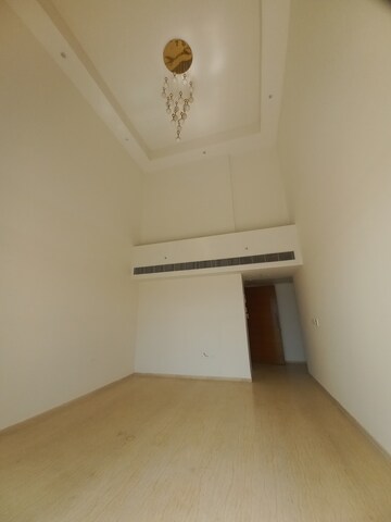 Room in 3 BHK Apartment at Mahagun Mezzaria, Sector 78 – for Rent