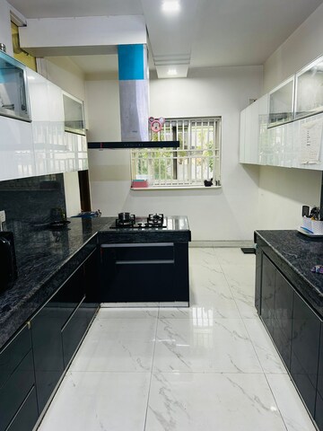 Kitchen in 4 BHK Apartment at Vijayant Enclave, Sector 29 – for Rent