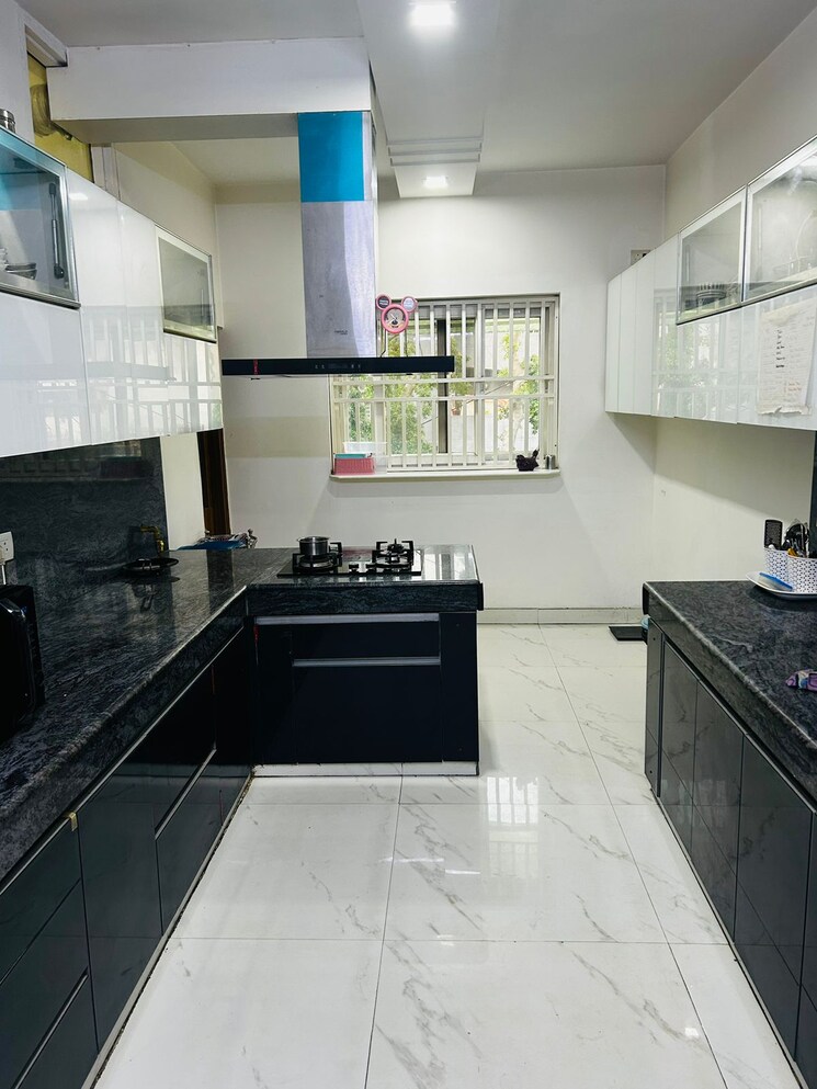 Kitchen, vijayant-enclave 4 Bedroom 2500 Sq.Ft. Apartment In Sector 29 Noida 8656626