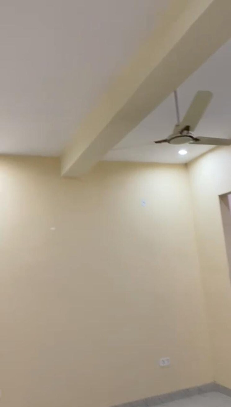 Room, parklands 3 Bedroom 250 Sq.Ft. Apartment In Sector 85 Faridabad 8656641