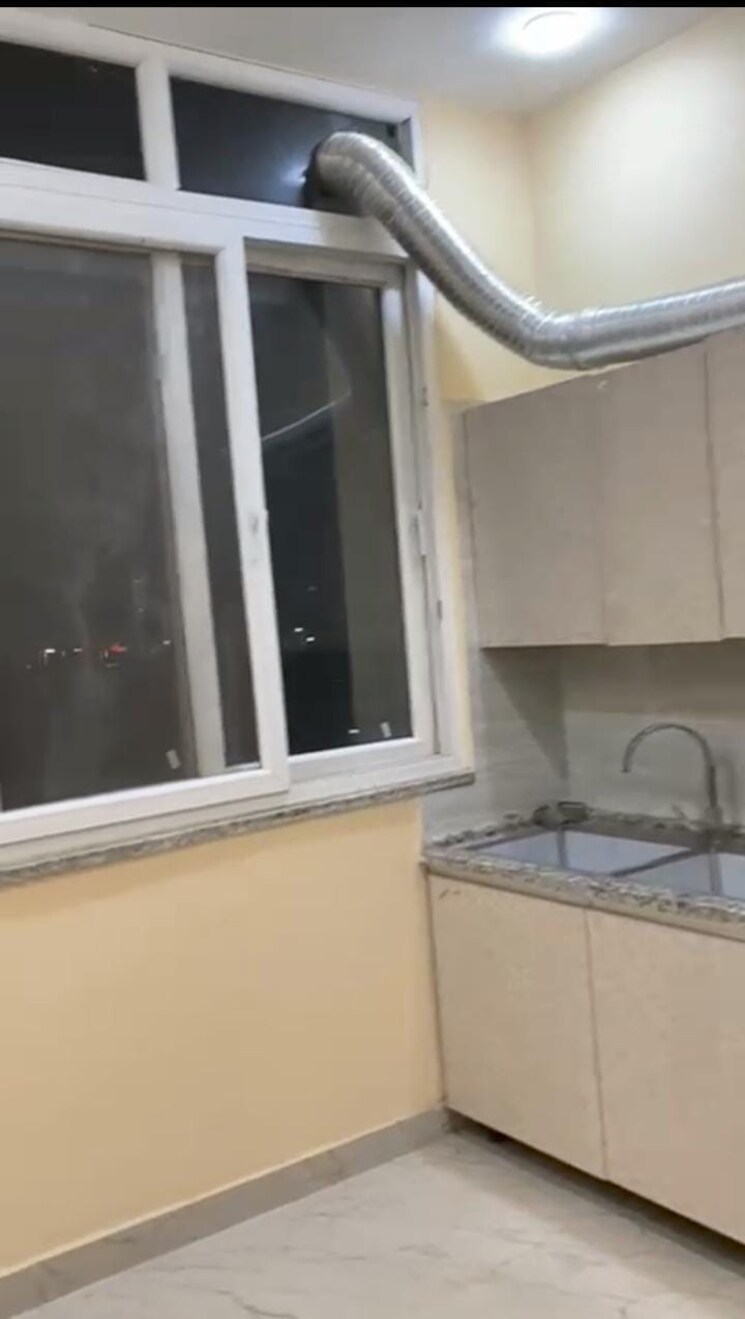 Balcony, parklands 3 Bedroom 250 Sq.Ft. Apartment In Sector 85 Faridabad 8656641