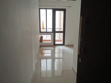 Room in 3 BHK Apartment at RG Luxury Homes, Sector 16b Greater Noida – for Rent