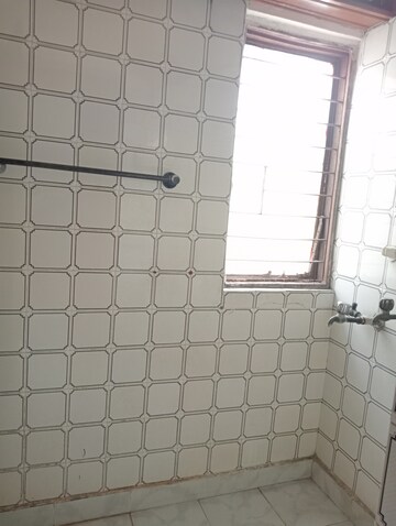 2 BHK Apartment For Rent in Arun Vihar Sector 37, Sector 37