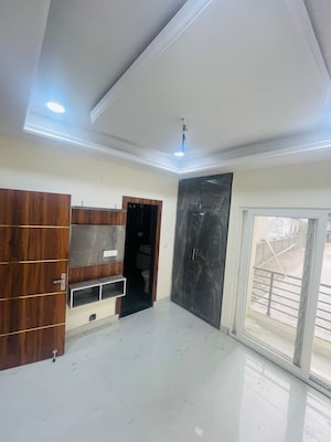 Room in 2 BHK Builder Floor at Gms Road – for Sale