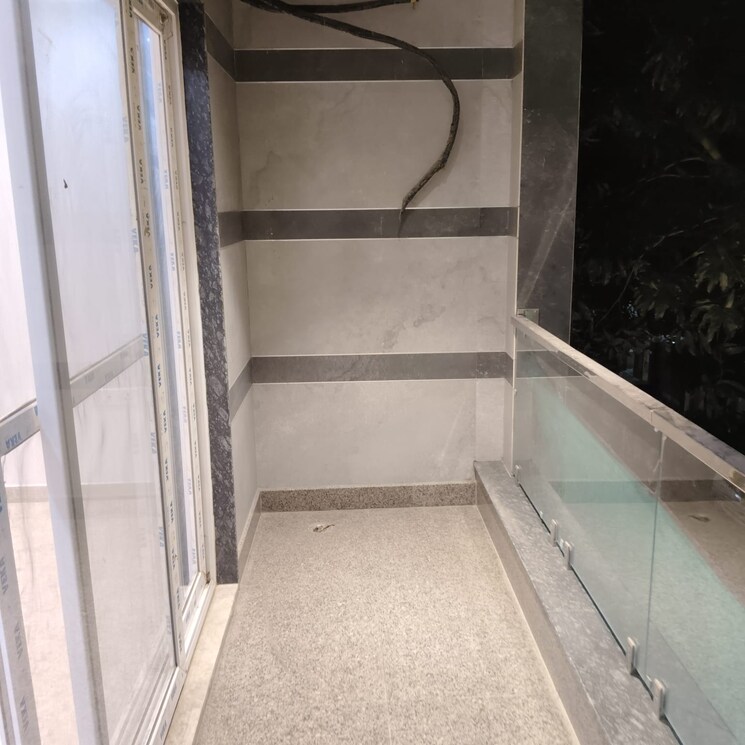 Balcony, vikas puri 3.5 Bedroom 200 Sq.Yd. Builder Floor In Vikas Puri Delhi 8656966