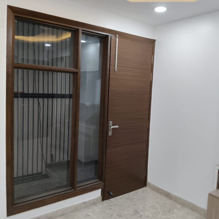 Master Bedroom, vikas puri 3.5 Bedroom 200 Sq.Yd. Builder Floor In Vikas Puri Delhi 8656966