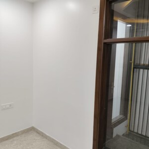 Room in 3.5 BHK Builder Floor at Vikas Puri – for Sale