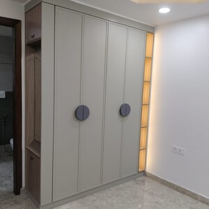 Room in 3.5 BHK Builder Floor at Vikas Puri – for Sale