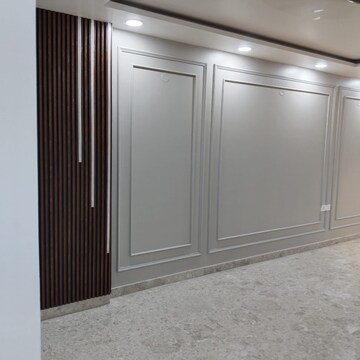 Room in 3.5 BHK Builder Floor at Vikas Puri – for Sale