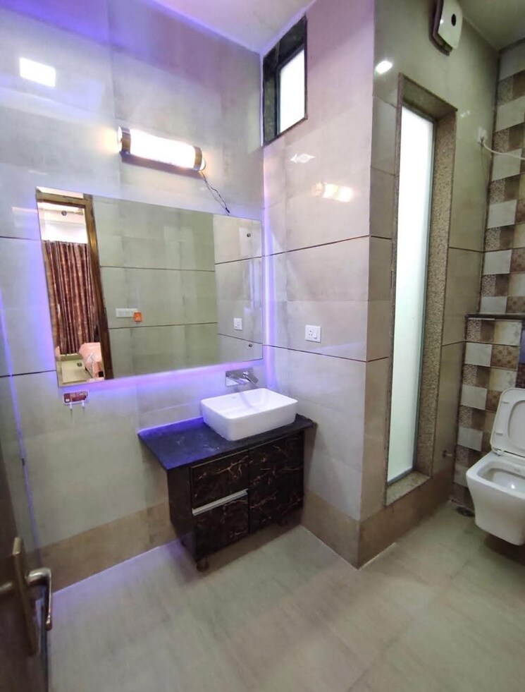 Bathroom, sushant-lok-3 2 Bedroom 1900 Sq.Ft. Builder Floor In Sector 57 Gurgaon 8657024