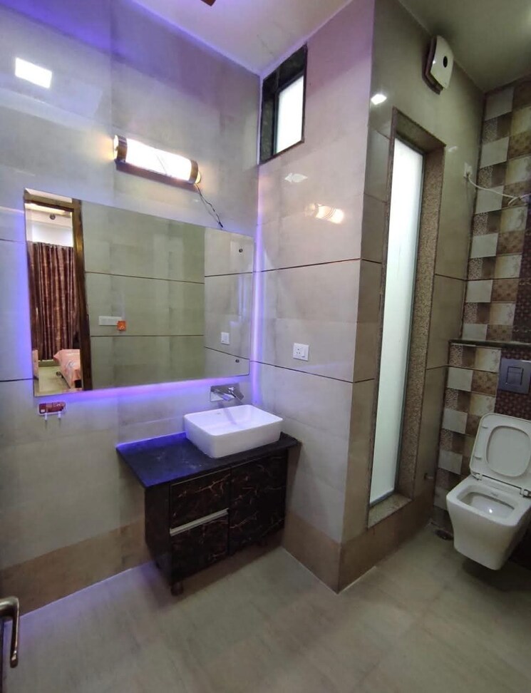 Attached Bathroom, sushant-lok-3 2 Bedroom 1900 Sq.Ft. Builder Floor In Sector 57 Gurgaon 8657024