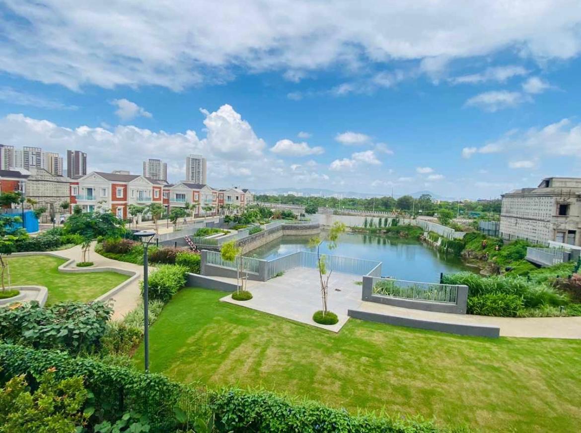 4 BHK + Pooja Room,Servant Room,Study Room,Extra Room 450 Sq.Yd. Villa in Lodha Villa Royale