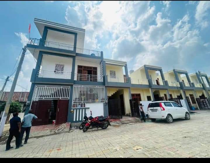 2 BHK + Pooja Room Independent House For Sale in Sultanpur Road