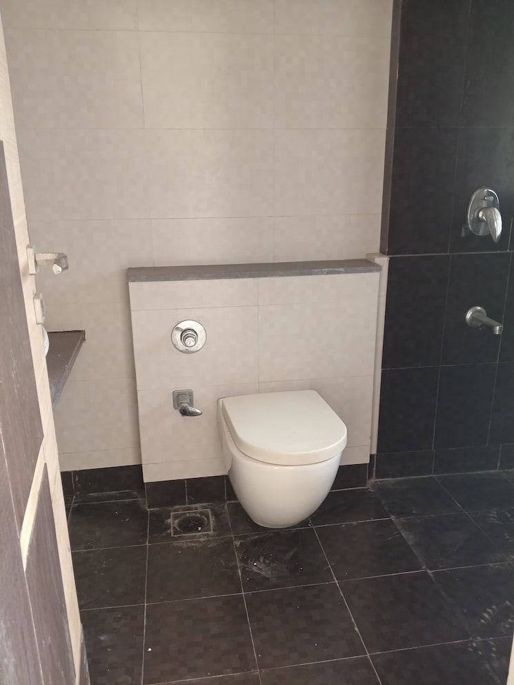 Bathroom, l-and-t-seawoods-residences 2 Bedroom 900 Sq.Ft. Apartment In Seawoods Navi Mumbai 8657111