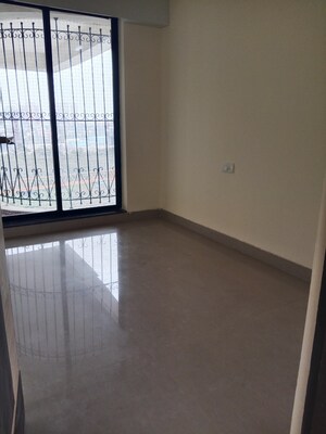 Room in 2 BHK Apartment at L And T Seawoods Residences, Seawoods – for Sale