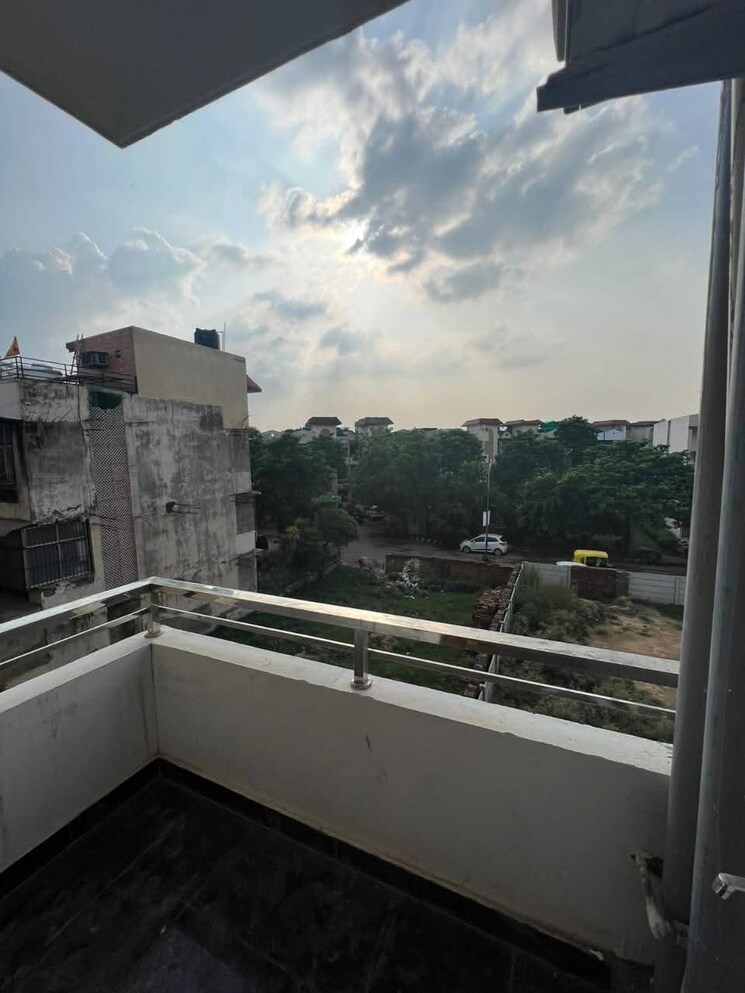 Balcony, ardee-city 1 Bedroom 750 Sq.Ft. Builder Floor In Sector 52 Gurgaon 8657165
