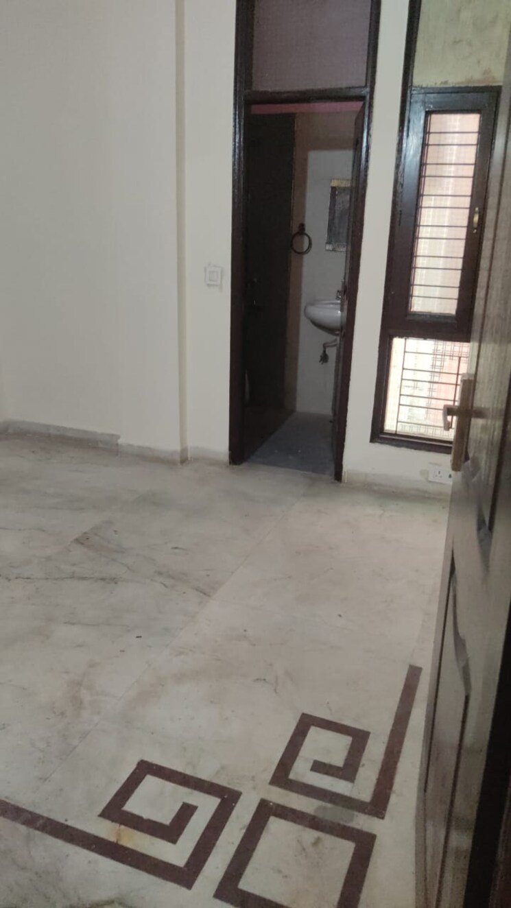 Room, shakti khand 3 Bedroom 1200 Sq.Ft. Builder Floor In Shakti Khand Ghaziabad 8657193