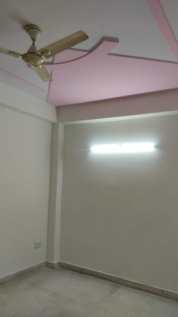 Room in 3 BHK Builder Floor at Shakti Khand – for Rent