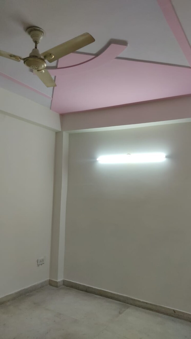 Room, shakti khand 3 Bedroom 1200 Sq.Ft. Builder Floor In Shakti Khand Ghaziabad 8657193