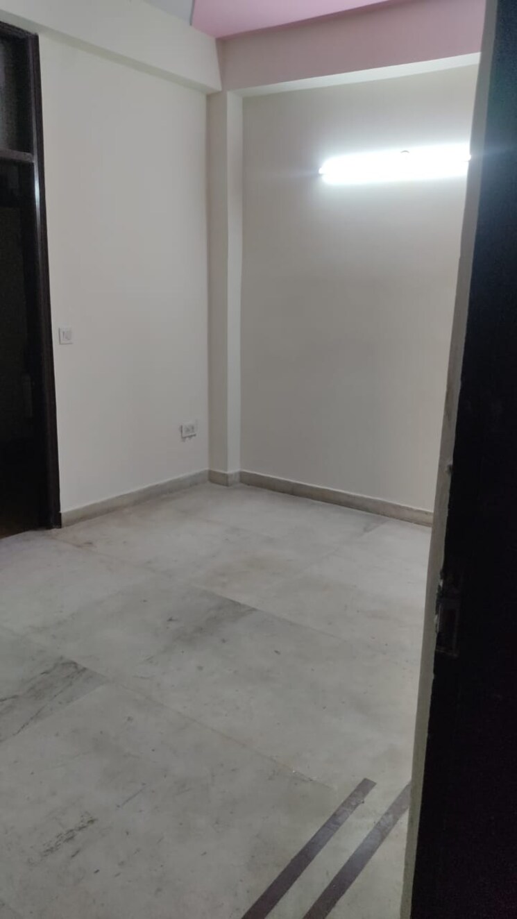Room, shakti khand 3 Bedroom 1200 Sq.Ft. Builder Floor In Shakti Khand Ghaziabad 8657193