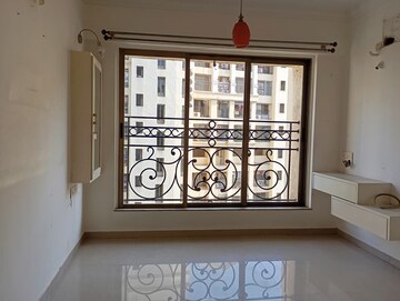Bedroom in 2.5 BHK Apartment at Raheja Acropolis, Deonar – for Rent