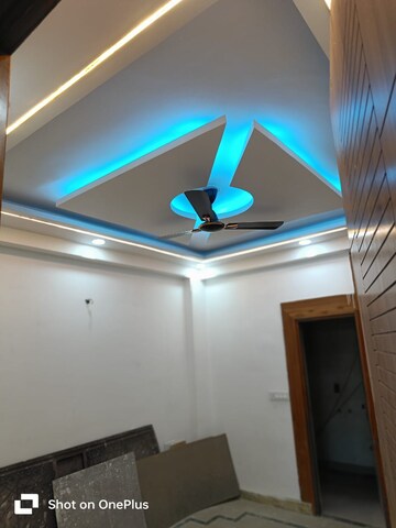 Furnished Amenities in 3 BHK Builder Floor at Niti Khand – for Rent