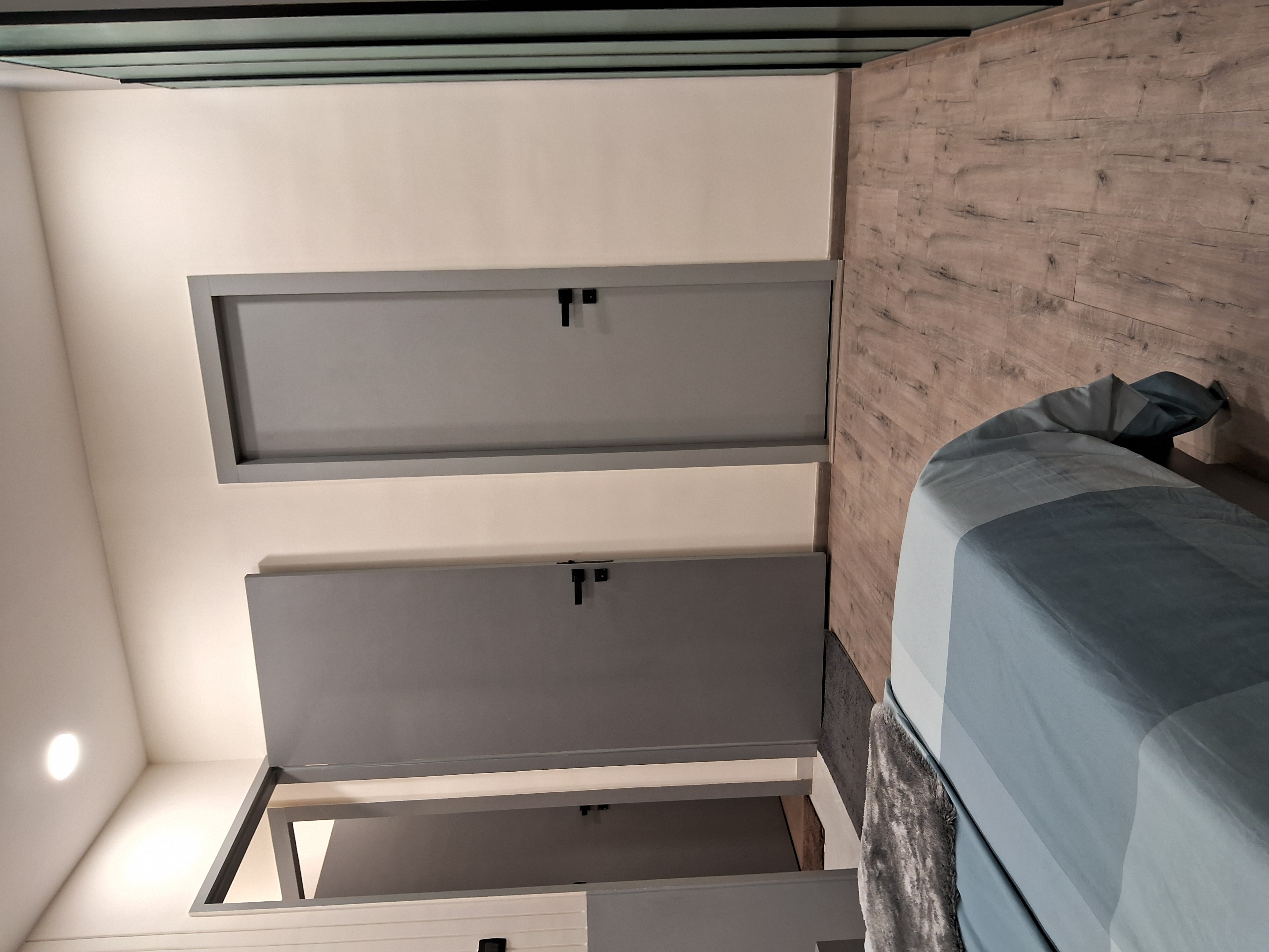 1.5 BHK + Servant Room Apartment For Sale in Reliable Vasundhara CHS