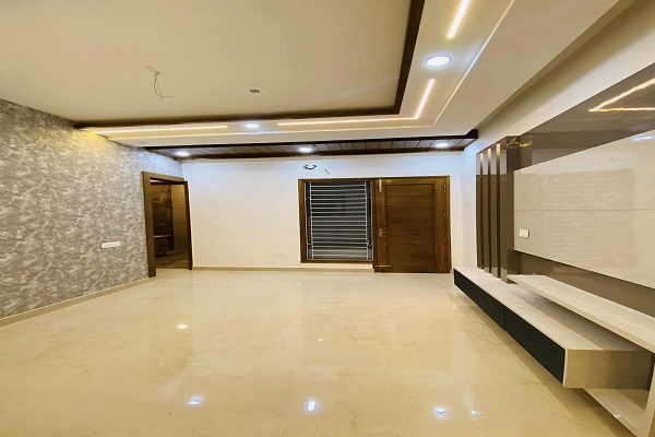 3 BHK Apartment For Rent in Sector 21