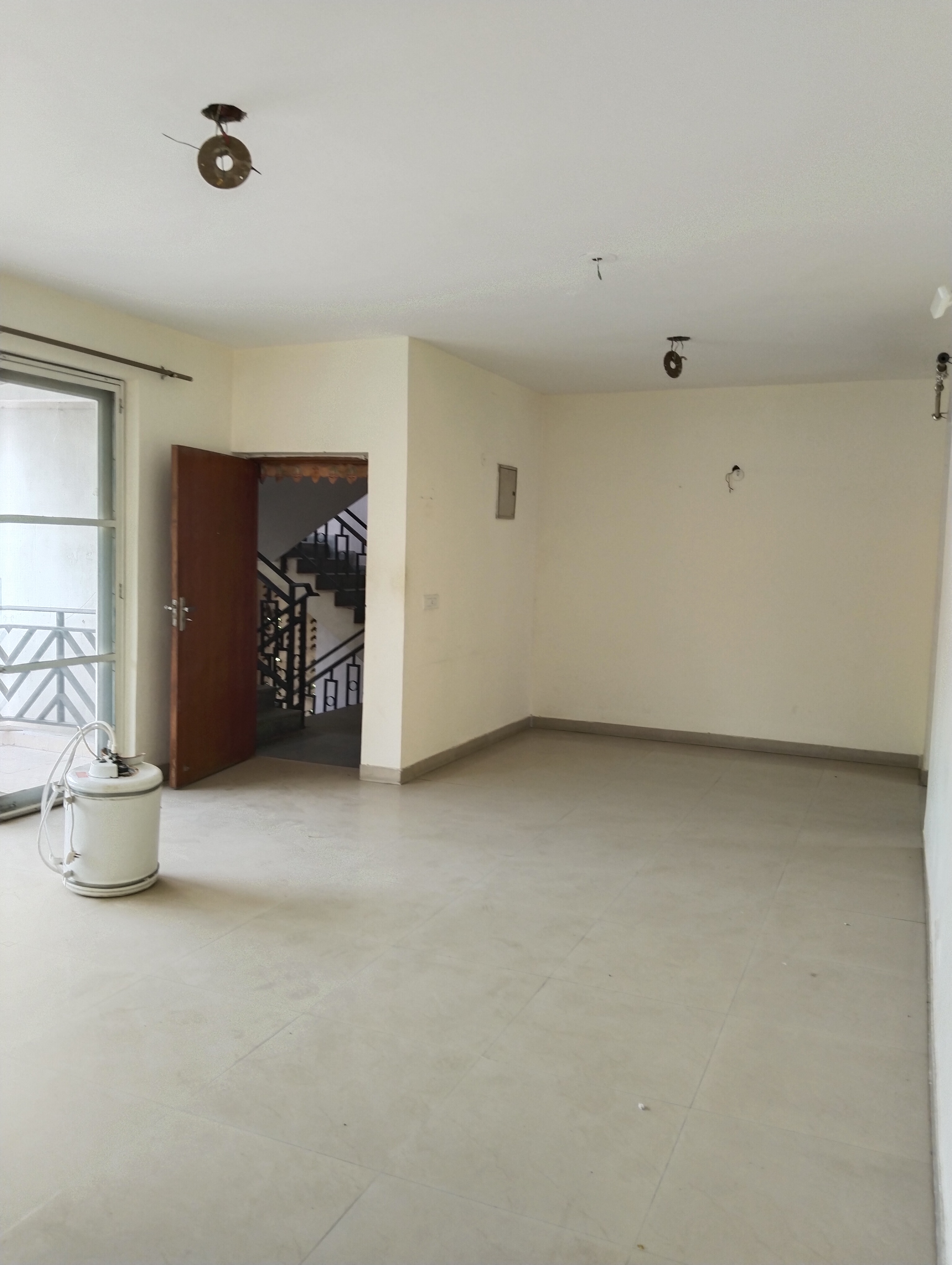 3 BHK + Pooja Room 300 Sq.Yd. Builder Floor in Puri Vip Floors