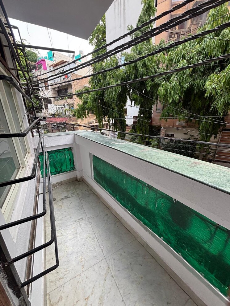 Balcony, rwa-humayunpur 2 Bedroom 850 Sq.Ft. Apartment In Safdarjung Enclave Delhi 8657373