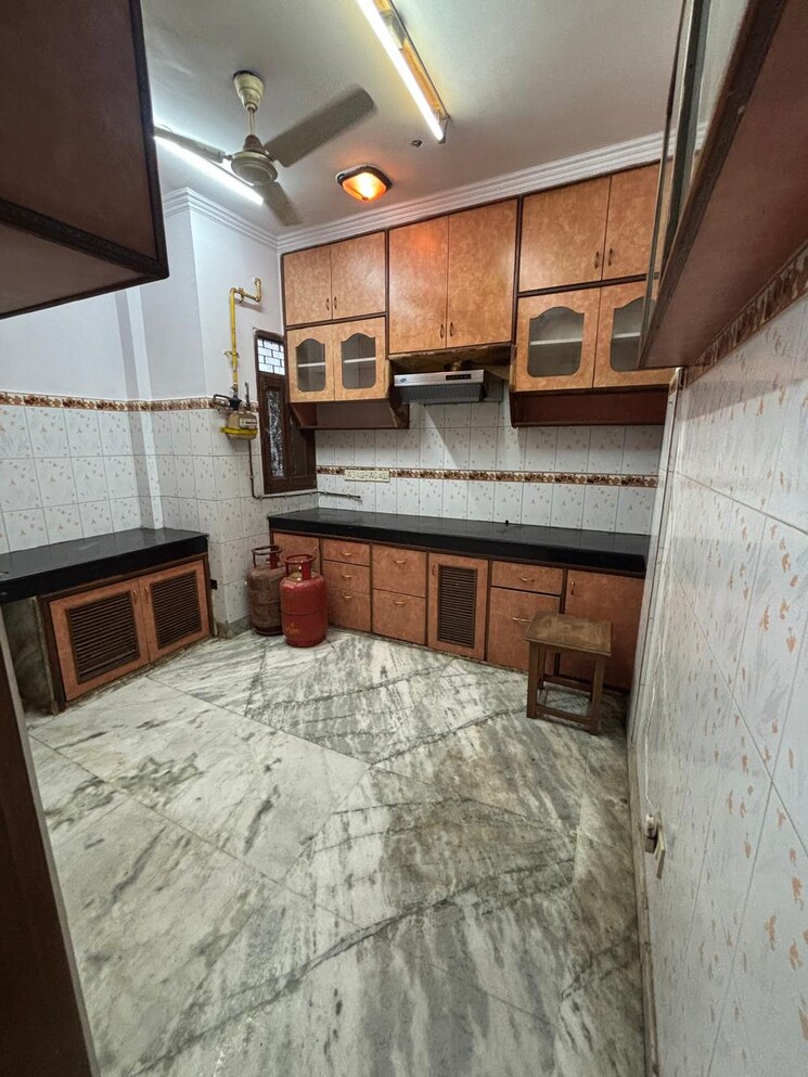 Kitchen, rwa-humayunpur 2 Bedroom 850 Sq.Ft. Apartment In Safdarjung Enclave Delhi 8657373