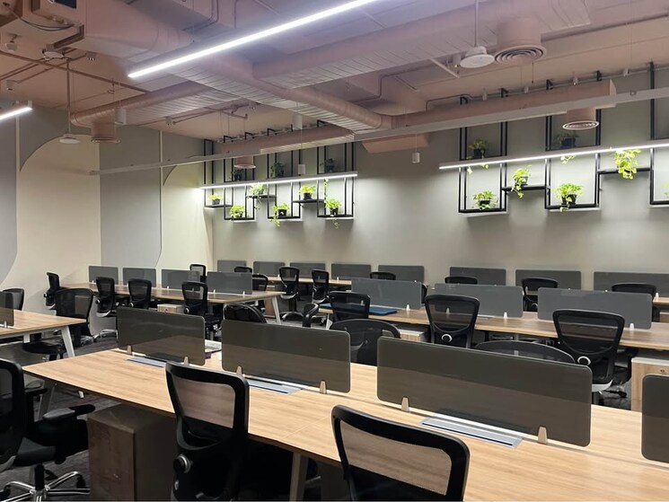 Team Area, vijay nagar Commercial Office Space 3550 Sq.Ft. In Vijay Nagar Indore 8657356