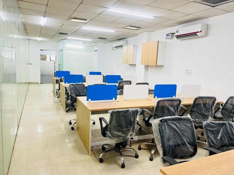 Team Area, vijay nagar Commercial Office Space 1250 Sq.Ft. In Vijay Nagar Indore 8657380
