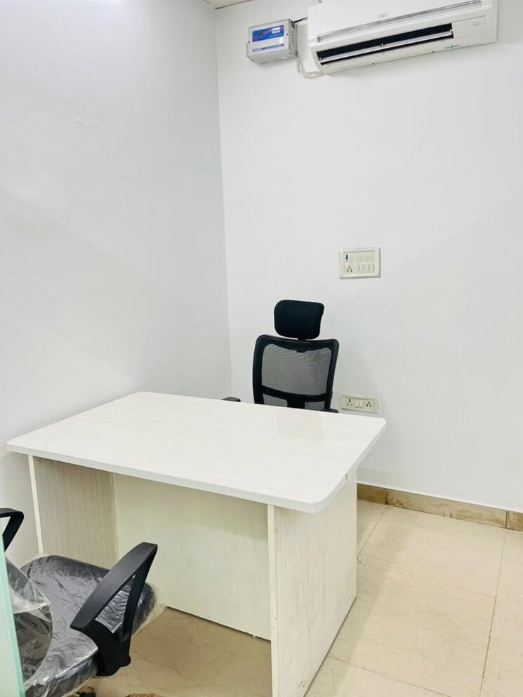 Team Area, vijay nagar Commercial Office Space 1250 Sq.Ft. In Vijay Nagar Indore 8657380