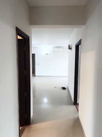 Furnished Amenities in 4 BHK Apartment at M3M Woodshire, Sector 107 – for Rent