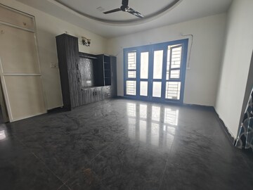 Room in 2 BHK Apartment at Banjara Hills – for Rent