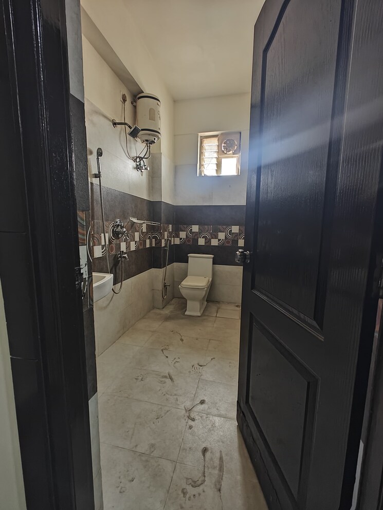 Bathroom, maphar-eleganza 3 Bedroom 2000 Sq.Ft. Apartment In Banjara Hills Hyderabad 8657486