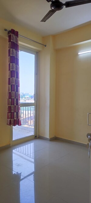 Room in 3 BHK Apartment at Conscient Habitat Residences, Sector 78 – for Sale