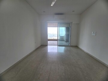 Room in 3 BHK Apartment at Lokhandwala Minerva Mahalaxmi, Mahalaxmi – for Rent