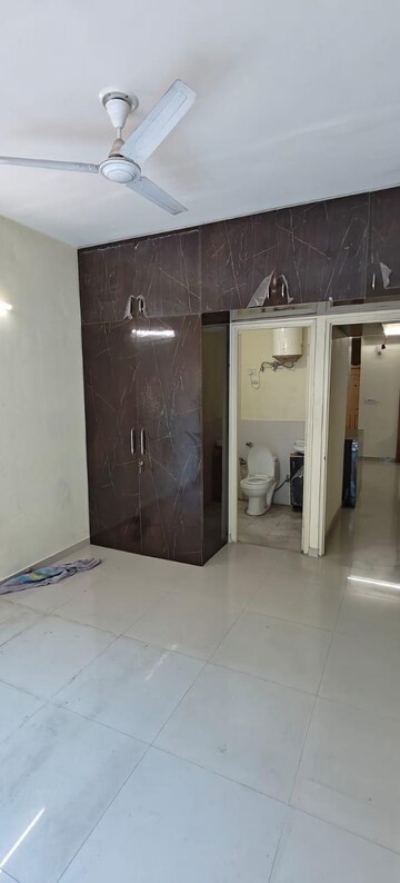 Room in 2 BHK Apartment at Pyramid Urban Homes 3, Sector 67a – for Rent
