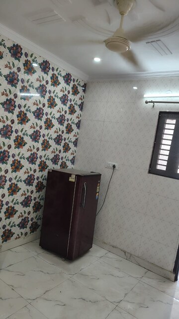 Furnished Amenities in 1 BHK Builder Floor at Dwarka Mor – for Rent