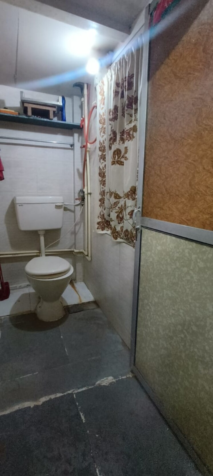 Bathroom, yashwant-chs-padwal-nagar 1 RK 400 Sq.Ft. Apartment In Padwal Nagar Thane 8657628