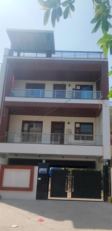3 BHK Builder Floor For Rent in Sector 30