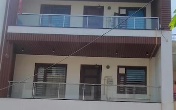 3 BHK Builder Floor For Rent in Sector 30
