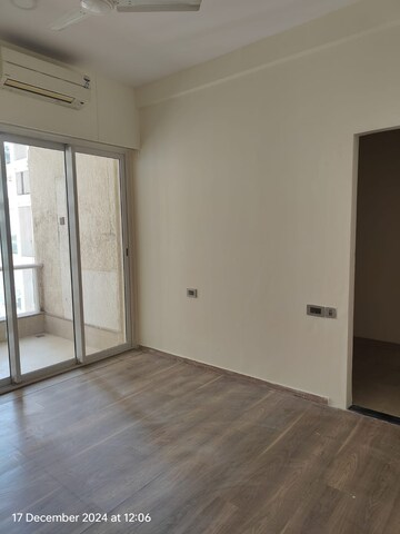 Room in 3 BHK Apartment at Omkar Alta Monte, Malad East – for Sale