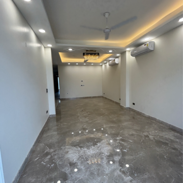 Room in 4 BHK Builder Floor at Saket – for Rent