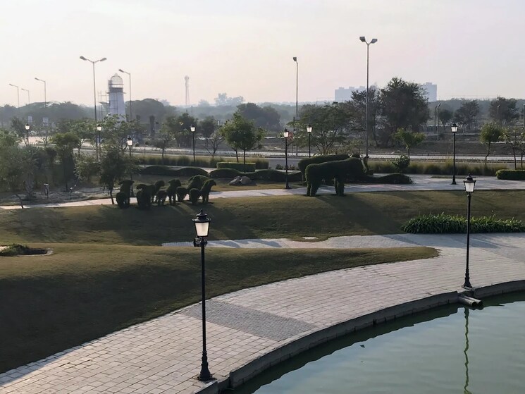 Garden, gaur-yamuna-city 3 Bedroom 1475 Sq.Ft. Apartment In Gaur Yamuna City Greater Noida 8657640