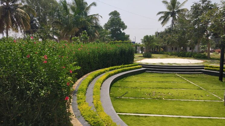 Garden, white-county  1500 Sq.Yd. Plot In Bommasandra Bangalore 8657715